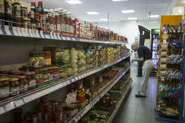 Нетрезвый житель Омска оккупировал супермаркет