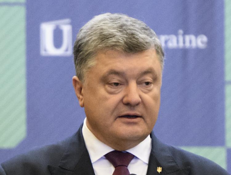 Порошенко анонсировал начало принудительного взыскания $2,6 млрд с "Газпрома"