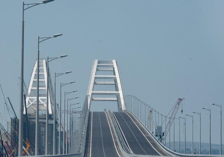 С момента открытия по Крымскому мосту проехали около 200 тысяч машин