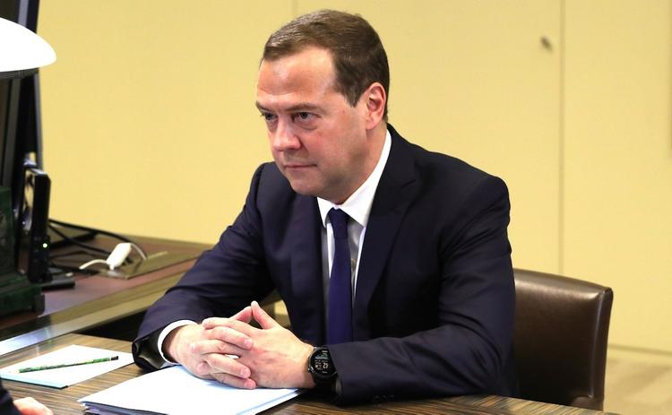 Медведев подписал постановление, позволяющее выплачивать кредит маткапиталом