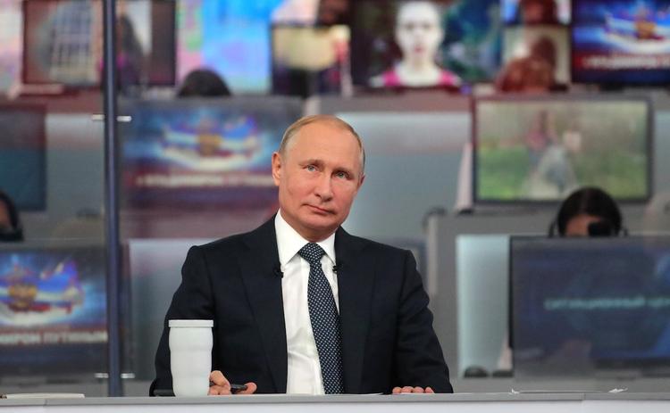 Врио главы Якутии высказался о жалобе учителя Путину в ходе "Прямой линии"