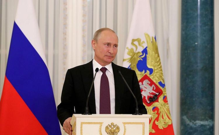 Владимир Путин поздравил граждан страны с Днем России