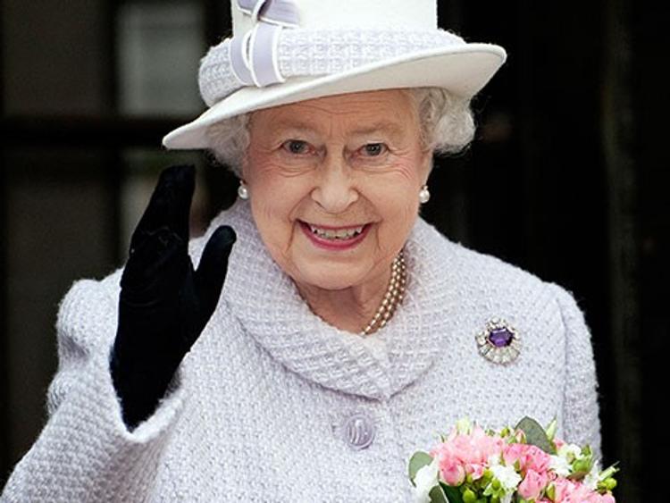 Королева Елизавета II поздравила россиян с праздником