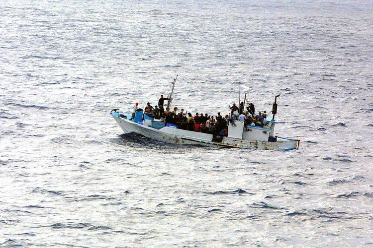 В Испанию приплыли 630 мигрантов