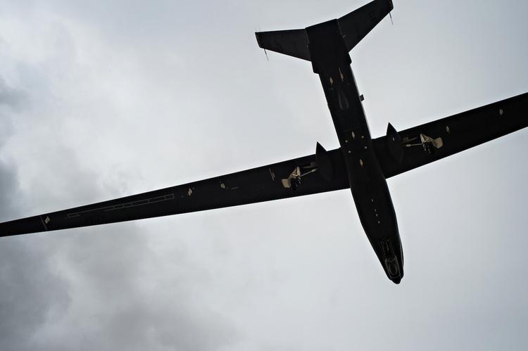 У границ России американские самолет и беспилотник провели многочасовую разведку