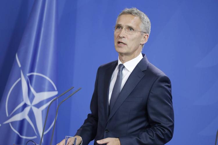НАТО выступает за продолжение диалога с Россией