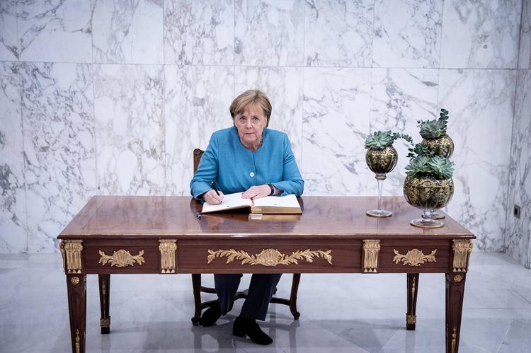 Почти половина немцев хочет отставки Ангелы Меркель