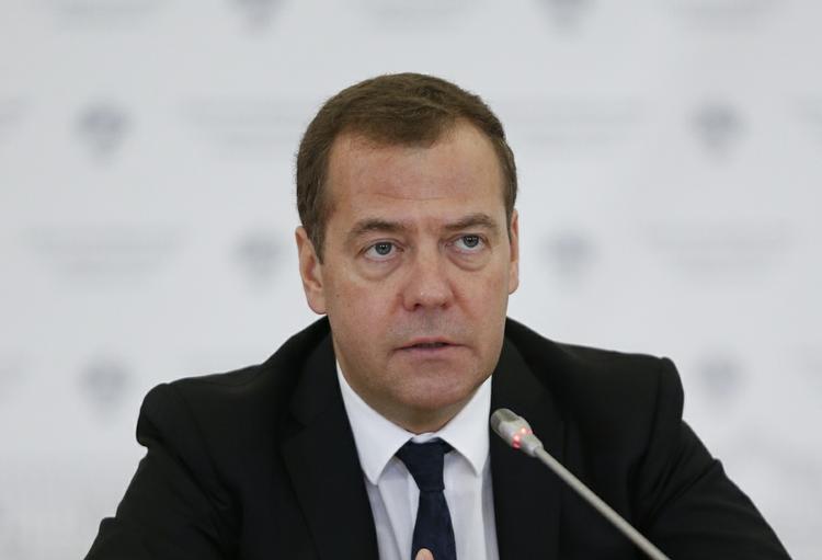 Медведев: власти учитывают интересы россиян при изменении пенсионного возраста