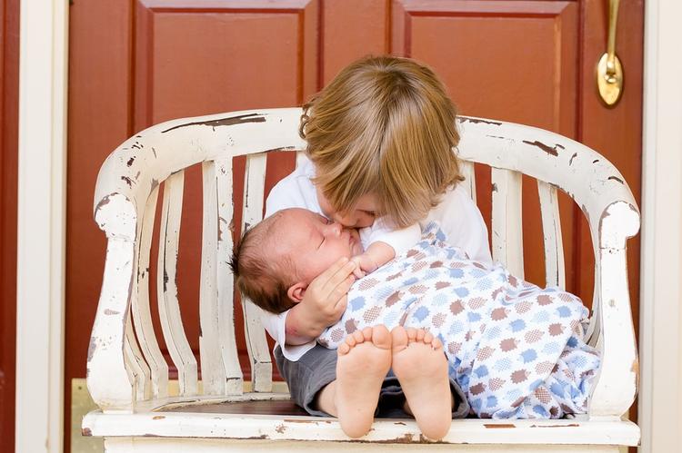 Раскрыт список из 12 предметов, которые подарят родителям для новорожденных