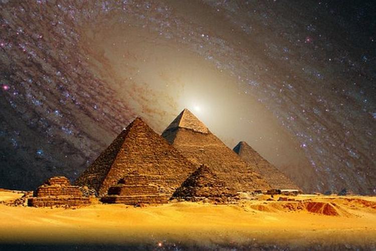 Физики: пирамида Хеопса собирает энергию радиоволн