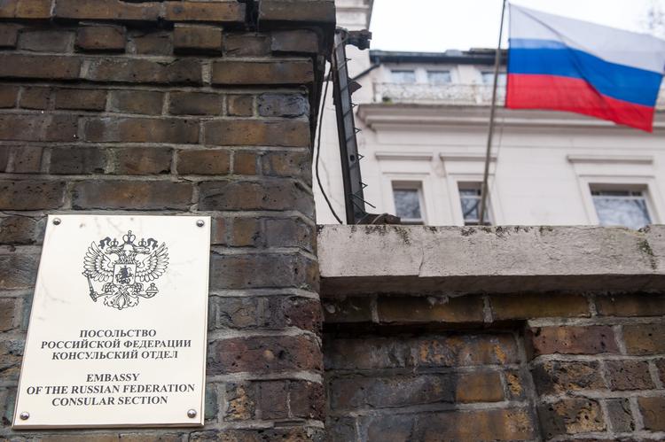 Посольство не удивлено сокращением числа российских школьников в Британии
