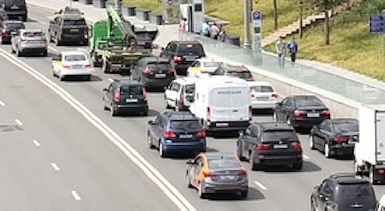 Движение в центре Москвы после аварии с семью автомобилями восстановлено