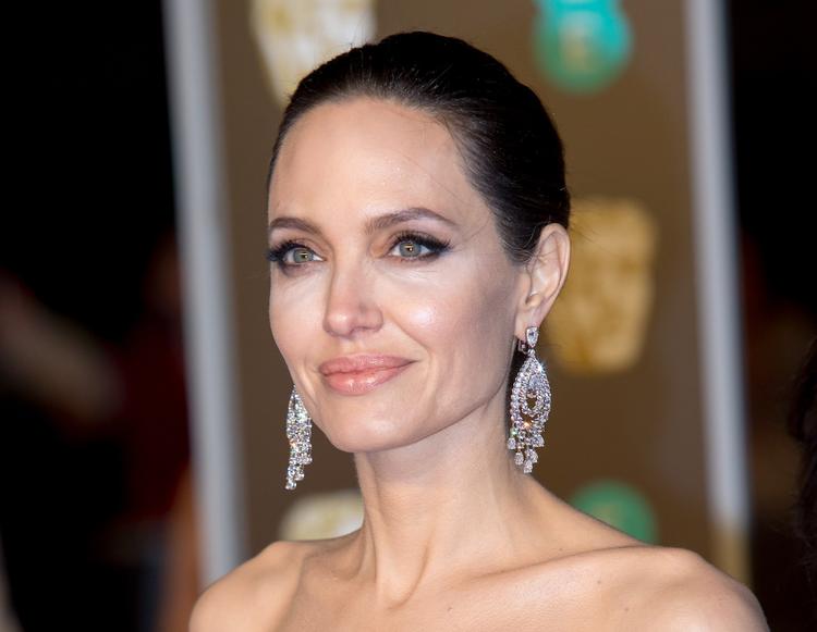 Адвокат Анджелины Джоли отказалась работать с актрисой: слишком "ядовитая"
