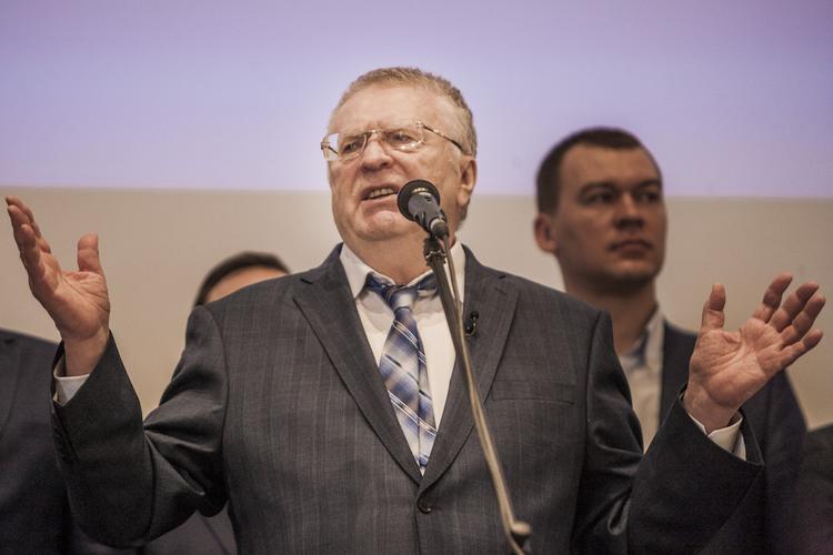 Жириновский: надо полностью застраховать вклады!