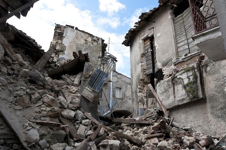 Число погибших в Индонезии превысило 430 в результате землетрясения