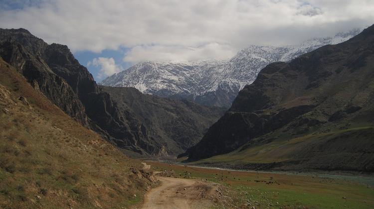 Альпинисты из России погибли при жесткой посадке вертолета  Ми-8 в Таджикистане