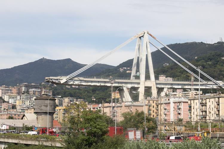 Еврокомиссия объявила траур в связи с обрушением в Генуе автодорожного моста