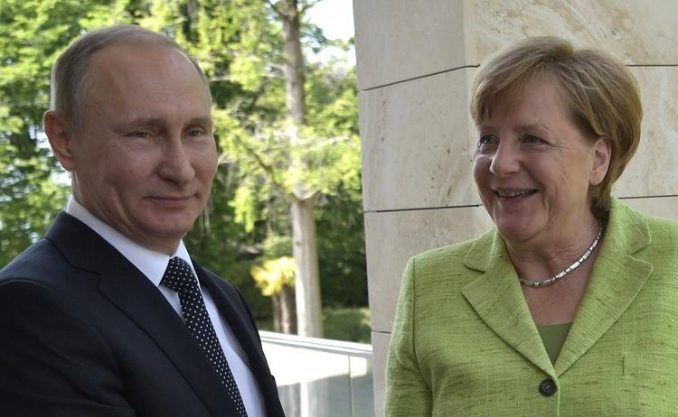 Меркель считает постоянный диалог с Россией оправданным