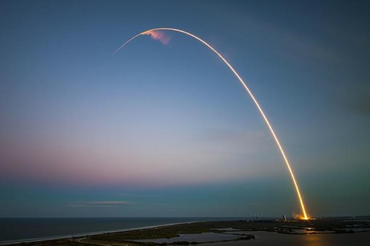 Уфолог считает, что Планета Х изменила траекторию из-за ракет NASA