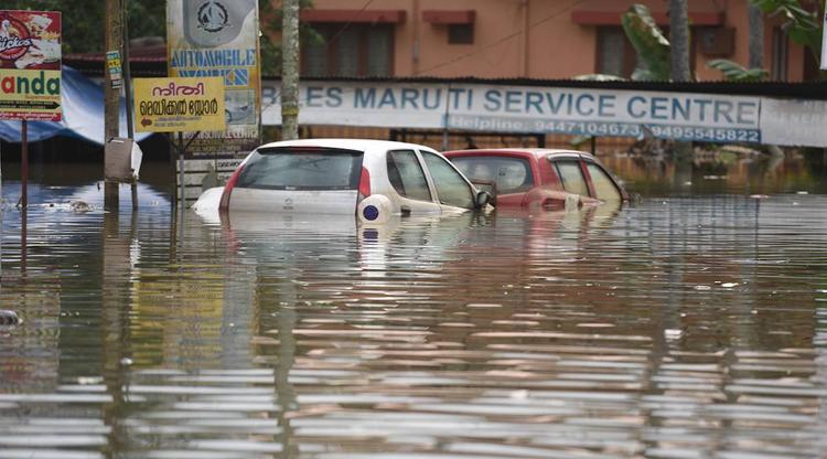 Количество жертв наводнения в Индии вновь возросло