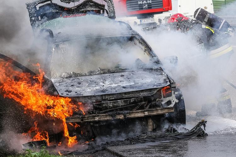 В Смоленской области на штрафстоянке сгорело около двух десятков авто