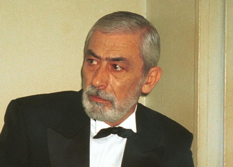 Актер Вахтанг Кикабидзе попал в больницу