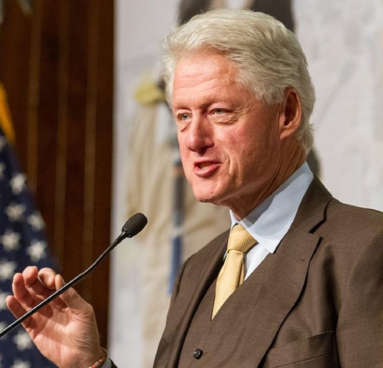 "Ничего святого": Билл Клинтон непотребно вел себя на похоронах