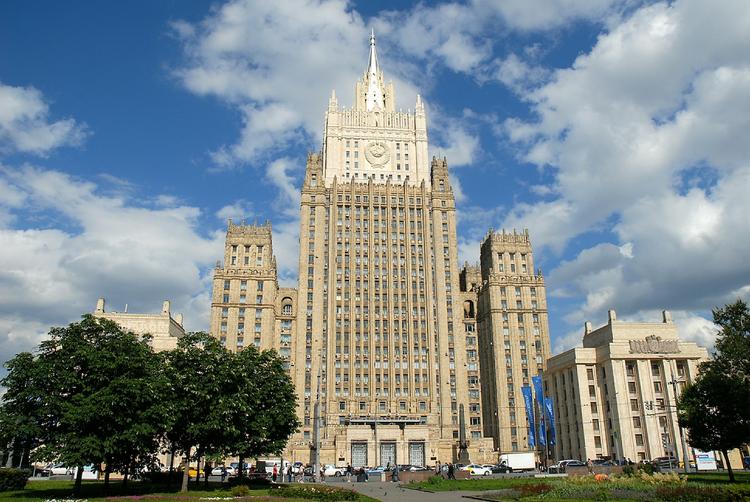 Лавров заявил, что Россия непременно ответит на санкции США по "делу Скрипалей"