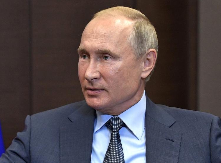 Песков: власти Британии не извинялись за резкие слова в адрес Путина