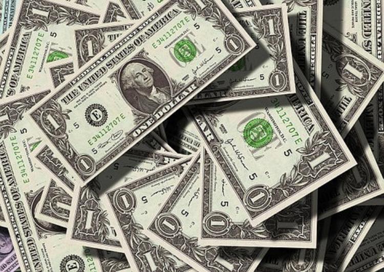 Лавров обвинил США в манипулировании долларом