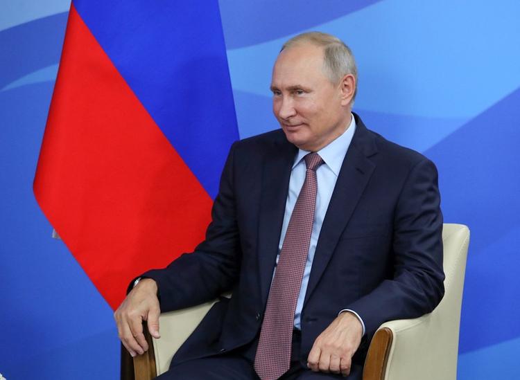 Путин предложил зарубежным партнерам использовать Северный морской путь