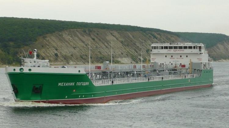 Экипаж задержанного на Украине танкера «Механик Погодин» вернулся в Россию
