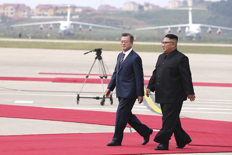 В Пхеньяне завершился первый день переговоров лидеров КНДР и Республики Корея