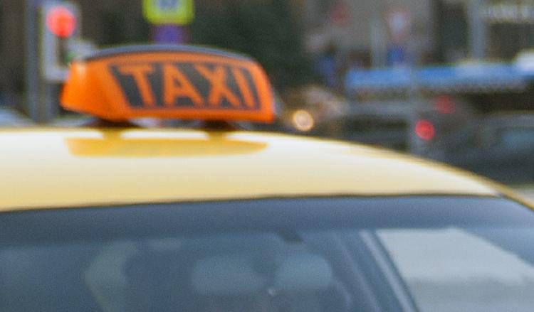 На юго-западе Москвы таксист сбил пешехода