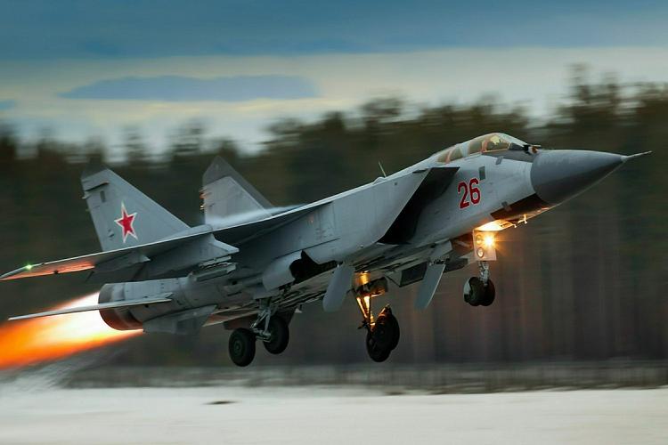 Заслуженный лётчик-испытатель РФ: «МиГ-25 стоит на вооружении почти 50 лет»