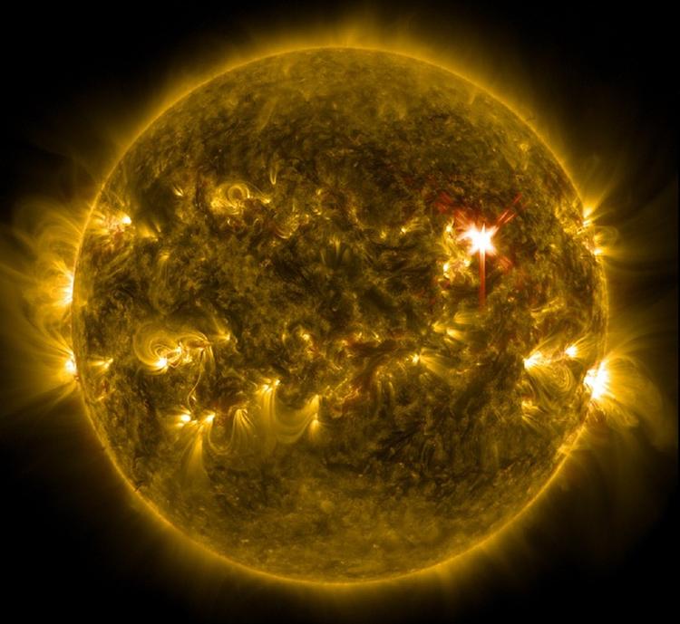 Уфолог: NASA засняли старт НЛО с поверхности Солнца