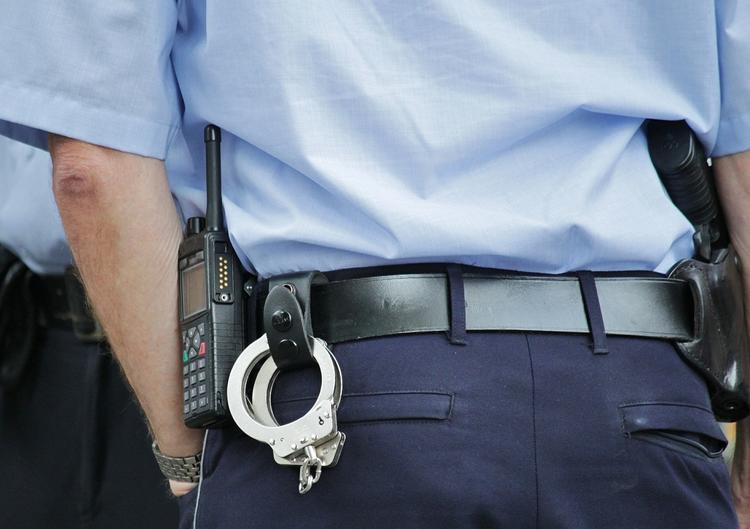 Сотрудники полиции задержали мужчину за совершение квартирной кражи в Люберцах
