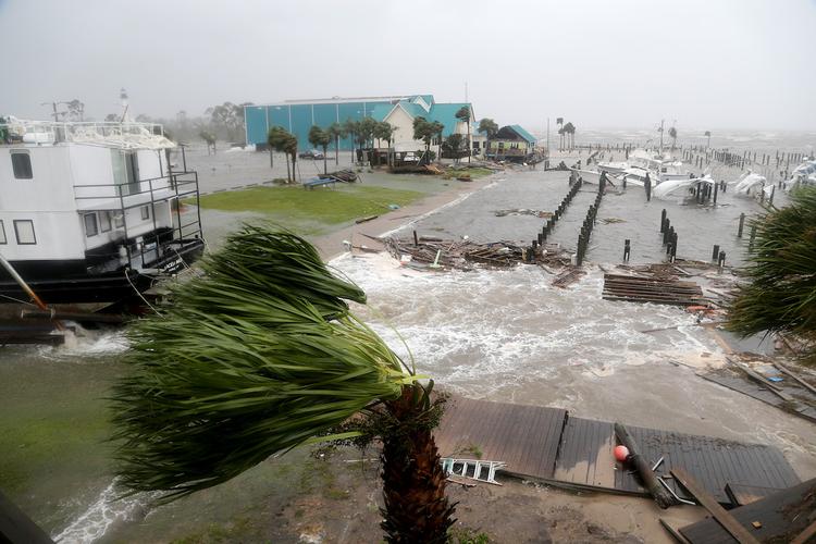 Ураган "Майкл" опустошил базу ВВС США в штате Флорида
