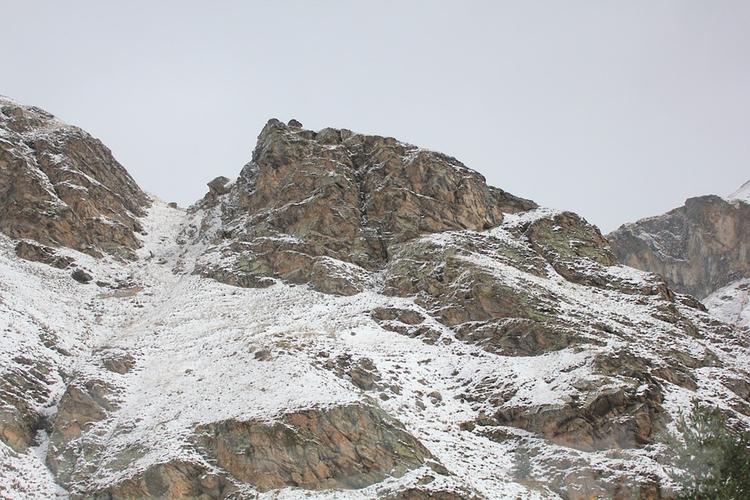 Пропавшего румынского альпиниста ищут на Эльбрусе