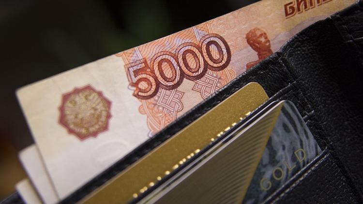 В Калининграде посетительница расплатилась в кафе деньгами из "банка приколов"
