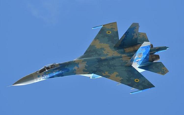 Самолет Су-27 рухнул на Украине