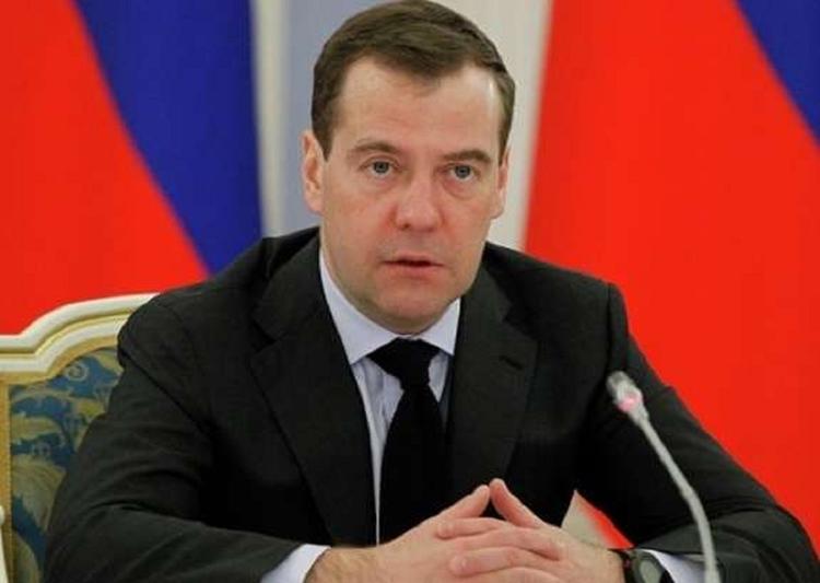 Медведев: санкциями против банков России США объявили торговую войну