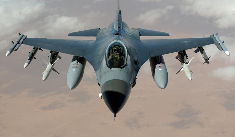 Два истребителя F-15 ВВС США ошибочно нанесли удар по курдам в Сирии