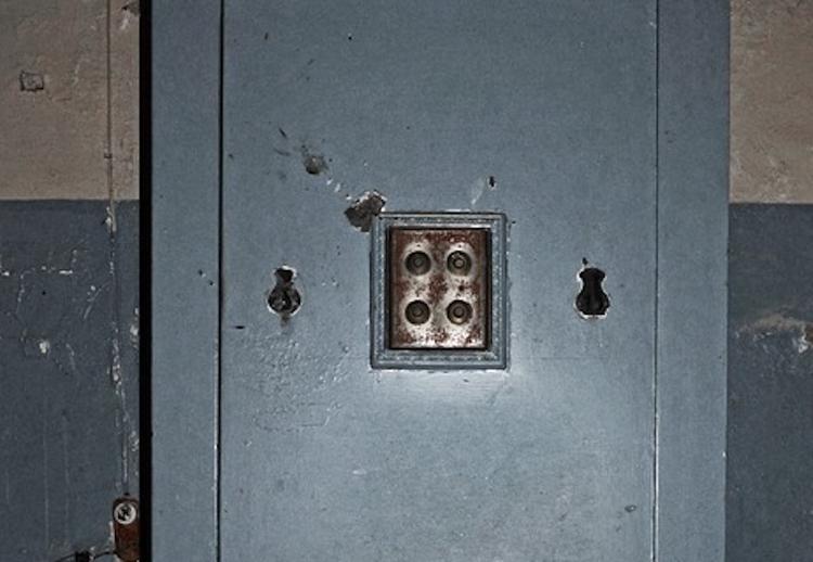 Правоохранители сомневаются, что у "керченского стрелка" был сейф с оружием