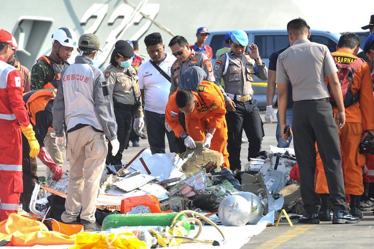 Пассажир разбившегося в Индонезии самолета перед гибелью отправил жене селфи