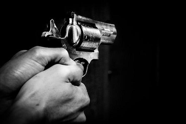 Полицейский на спор выстрелил себе в голову в Дагестане