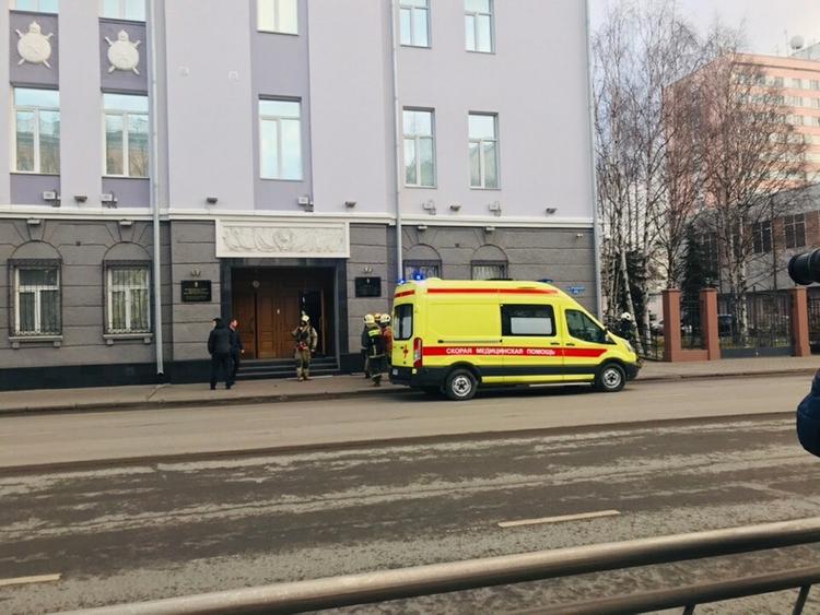 Человек, устроивший взрыв у здания УФСБ в Архангельске, скончался от ранений