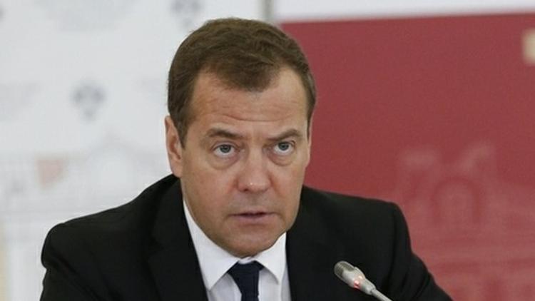 Медведев пообещал ввести заградительные пошлины на нефть до конца недели