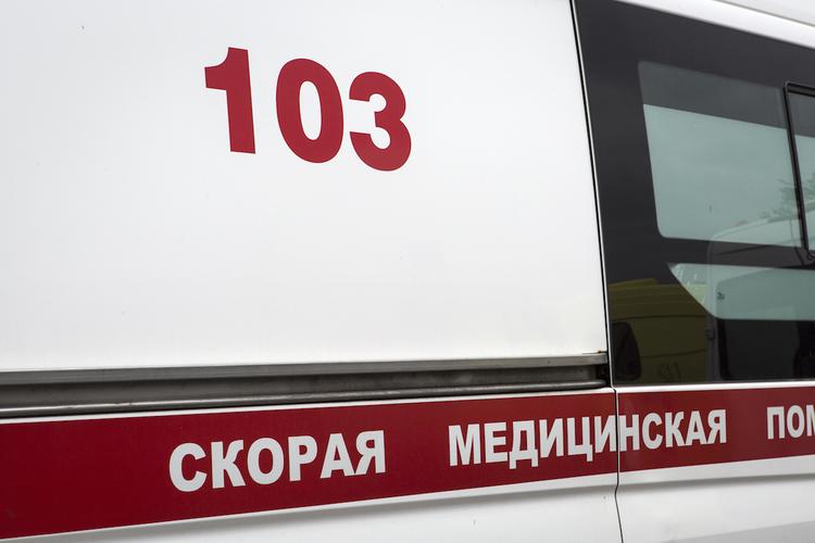 В Петербурге в ходе ДТП со "скорой" и мусоровозом пострадали три человека