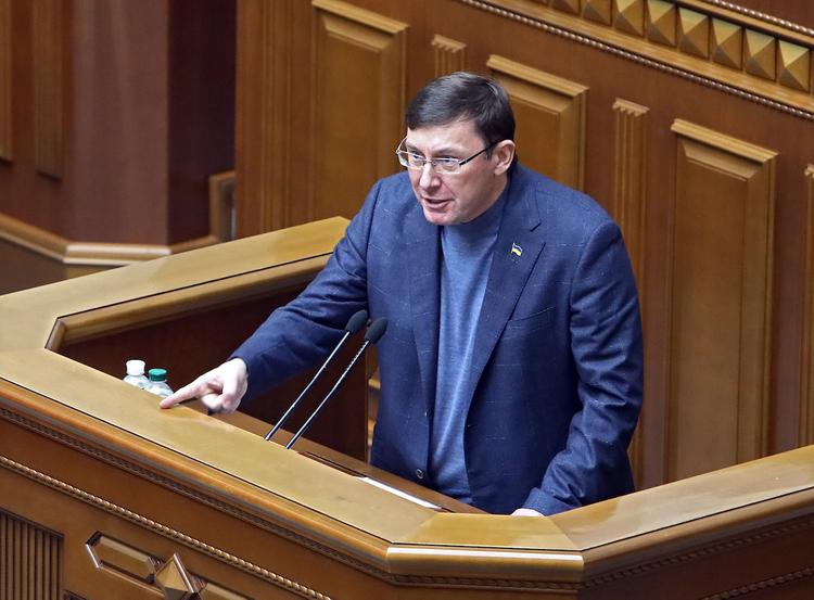 Луценко назвал разговор с Порошенко о своей отставке "острым"